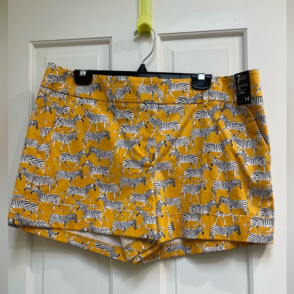 NWT NY&Co. Zebra Shorts Size 14